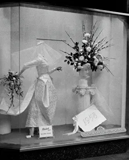 Bourne & Hollingsworth shop window, London Bourne & Hollingsworth shop window Bourne & Hollingsworth shop window, London Bourne & Hollingsworth shop window
