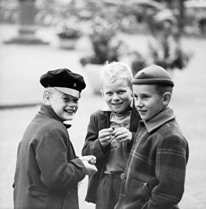 <b class=qtipBold><figcaption>Three boys</figcaption></b><br>Three boys play with fulminating powder Date: 1950s<br><em>© Landskrona Museum / IBL / Mary Evans</em> Three boys