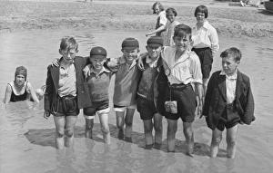 Boys Club, children at Burnham Beaches, 1934 Boys Club, children at Burnham Beaches, 1934