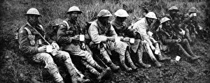 Images Dated 21st December 2004: British Soldiers having a cup of tea; First World War, 1916