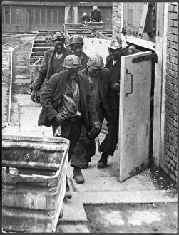 <b class=qtipBold><figcaption>Burnley Miners/1956</figcaption></b><br>Miners coming off their shift, at Cape Bank Hall Pit, in Burnley, Lancashire<br><em>© Mary Evans Picture Library/HENRY GRANT</em> Burnley Miners/1956