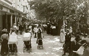 Straw Gallery: Busy Summer Morning on The Pantiles, Royal Tunbridge Wells