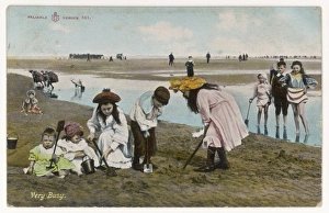 <b class=qtipBold><figcaption>Children on Beach 1907</figcaption></b><br>Boys and girls with their spades on the sands<br><em>© Mary Evans Picture Library</em> Children on Beach 1907