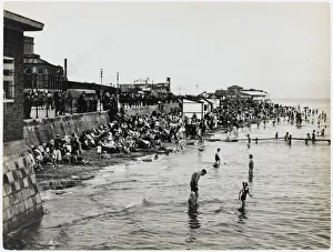 Paddling Gallery: Cleethorpes Sea Front