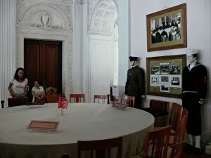 Images Dated 27th August 2009: Conference table, Livadia Palace, Yalta, Ukraine
