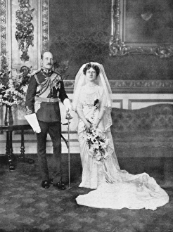 <b class=qtipBold><figcaption>Connaught Fife Wedding</figcaption></b><br>ARTHUR PRINCE OF CONNAUGHT pictured with his bride, formerly Alexandra, Duchess of Fife on their wedding day in October 1913. 1883 - 1938<br><em>© Illustrated London News Ltd/Mar</em> Connaught Fife Wedding