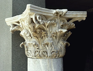 Corinthian Gallery: Corinthian capital with acanthus leaves and volute. Pergamon