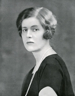<b class=qtipBold><figcaption>The Countess Spencer</figcaption></b><br>Cynthia Elinor Beatrix Spencer (1897 - 1972), known until her marriage as Lady Cynthia Hamilton. The daughter of the third Duke of Abercorn, she married Viscount Althorp (later Earl Spencer) in 1919. She is the paternal grandmother of Diana, Princess of Wales and great-grandmother of Prince William of Wales. Date: 1924<br><em>© Illustrated London News Ltd/Mary Evans</em> The Countess Spencer