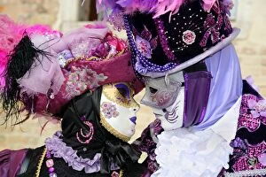 Images Dated 9th February 2013: Couple wearing Venice Carnival Costumes