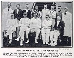 Cocks Gallery: Cricket Team Photograph - The Gentlemen of Herefordshire Date: 1932