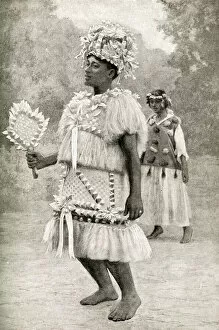 Images Dated 4th September 2018: Dancer in traditional costume, Tahiti, French Polynesia