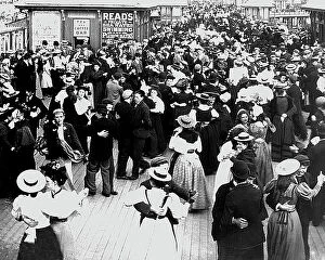 Images Dated 20th August 2018: Dancing on Blackpool Pier, early 1900s