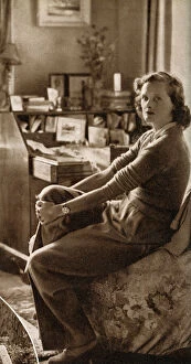 Relaxing Gallery: Daphne du Maurier at their Cornish home, Menabilly, 1945