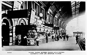 Newspaper Gallery: Departure platform in Victoria Station, London