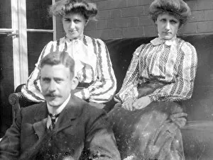 Strathclyde Gallery: Edwardian casual group photograph
