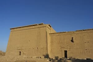 Images Dated 1st December 2003: Egypt. Dendera. Temple of Hathor. Western side