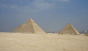 Images Dated 20th November 2003: Egypt. The Pyramids of Giza. Pyramids of Khufu, Khafre and M