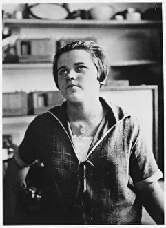 <b class=qtipBold><figcaption>Eleonore Zugun - 5</figcaption></b><br>Romanian peasant girl who manifested strange stigmata, at the onset of her stigmatic trance.<br><em>© Mary Evans Picture Library 2015 - https://copyrighthub.org/s0/hub1/creation/maryevans/MaryEvansPictureID/10197286</em> Eleonore Zugun - 5