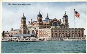 Immigrant Gallery: Elllis Island, New York Harbour, NY, USA. Date: circa 1920