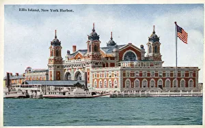 Immigrant Gallery: Elllis Island, New York Harbour, NY, USA. Date: circa 1920