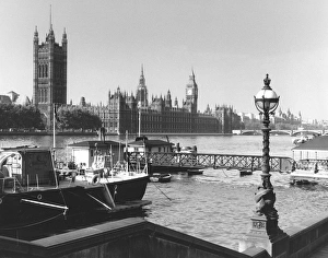 The embankment south-east of Westminster Bridge The embankment south-east of Westminster Bridge