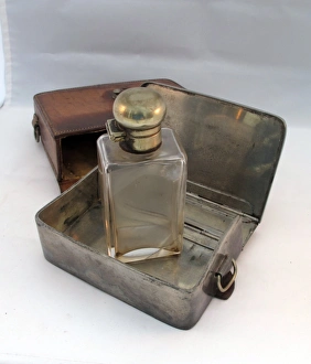 A Made in England Officers toilet kit - WWI A Made in England Officers toilet kit - WWI