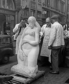 Epstein sculpture arriving at London gallery Epstein sculpture arriving at London gallery