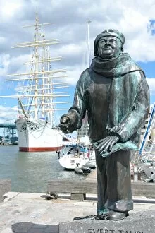 Axel Collection: Evert Taube statue, Goteborg, Sweden