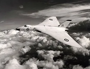 <b class=qtipBold><figcaption>The first Avro Vulcan B2 XH533</figcaption></b><br>The first Avro Vulcan B2, XH533. Date:<br><em>© Mary Evans Picture Library 2015 - https://copyrighthub.org/s0/hub1/creation/maryevans/MaryEvansPictureID/10839995</em> The first Avro Vulcan B2 XH533