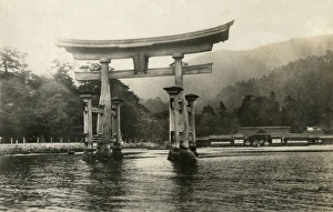 Floating torii of Itsukushima Shrine, Japan Floating torii of Itsukushima Shrine, Japan