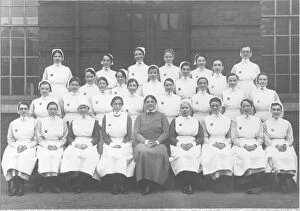 Nursing Gallery: Formal group of nurses, probably Manchester