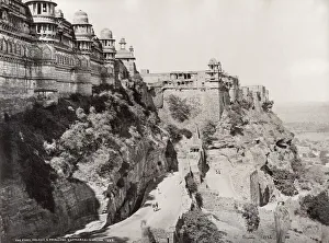 Fort, palace and principal entrance, Gwalior, India Fort, palace and principal entrance, Gwalior, India