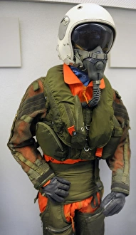 Fully automatic life preserver for aircrew. Secumar 10 HLA Fully automatic life preserver for aircrew. Secumar 10 HLA