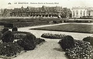 Images Dated 21st November 2013: Gardens in front of the Normandy Hotel and the Casino