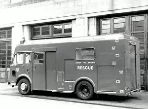 Images Dated 31st May 1970: GLC-LFB appliance fleet -- Emergency Tender