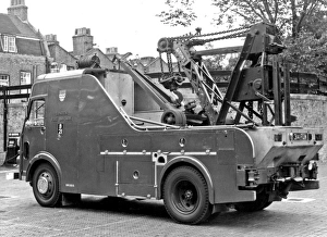 Images Dated 31st May 1965: GLC-LFB - Breakdown Lorry at Croydon HQ
