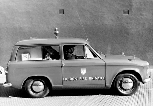 Images Dated 31st May 1965: GLC-LFB Breathing apparatus control van (BACV)