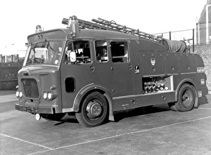 Images Dated 31st May 1965: GLC-LFB - Dual purpose pump fire engine