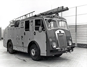 Images Dated 31st May 1965: GLC-LFB - Dual purpose pump fire engine