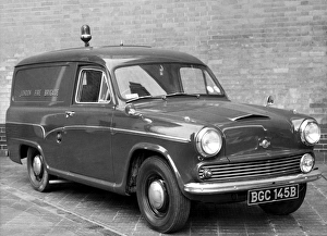 Images Dated 31st May 1965: GLC-LFB - Morris utility van, LFB Water Section