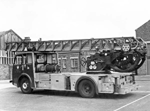 Images Dated 31st May 1965: GLC-LFB - Turntable Ladder at Plaistow