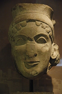 Greek Art. Colossal head of a woman in limestone Greek Art. Colossal head of a woman in limestone