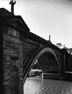 Viaduct Prints: Grosvenor Bridge Print - Chester, England 1832
