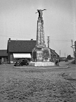 Sculptures Gallery: Guynemer memorial, Poelcapelle, Belgium