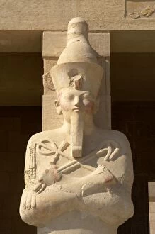 Images Dated 27th November 2003: Hatshepsut (1508-1458 B. C). Osirian statue. Egypt