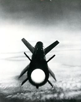 Accelerating Gallery: A de Havilland Firestreak air-to-air missile acceleratin?