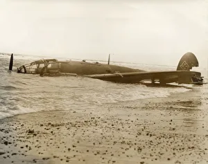 A Heinkel He-111H-4 Bomber Coded 5J+Dm, of Luftwaffe Stab 2 / Kampfgeschader 4 Which Ditched in the Sea Near Blakeney Harbour, Norfolk, UK on the Night of 18/19 June 1940 During a Battle-Of-Britain Air Battle with Bristol Blenheim 1Fs of RAF 23 Sqn Based at Collyweston, Northhamptonshire, UK. Major D. Freiherr (Count) Von Massenbach, the Gruppenkommandeur and Crew of 3 Were Captured Date: 1940 Heinkel He-111H-4
