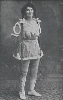 <b class=qtipBold><figcaption>Herculine strongwoman</figcaption></b><br>Herculine, known as the female Samson as she lifted weights by her hair. The card shows the hooks for weightlifting attached to her hair. Date: circa 1908<br><em>© MonoMania Images / Mary Evans Picture Library</em> Herculine strongwoman