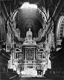 The High Altar of St. Pauls Cathedral; Second World War, 19 The High Altar of St. Pauls Cathedral; Second World War, 19