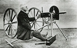 <b class=qtipBold><figcaption>Hiram Maxim and gun</figcaption></b><br>Hiram Maxim and gun Date:<br><em>© The Institution of Mechanical Engineers/Mary Evans</em> Hiram Maxim and gun